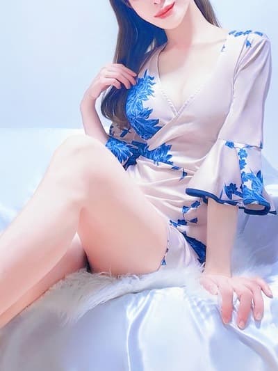 三石 レナ