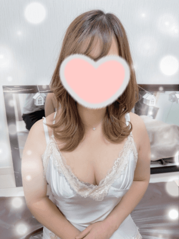 安達 なな