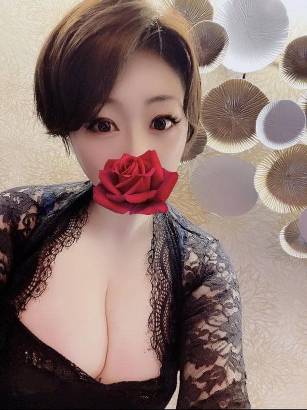 伊瀬谷 四季