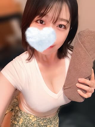 芹沢ももえ