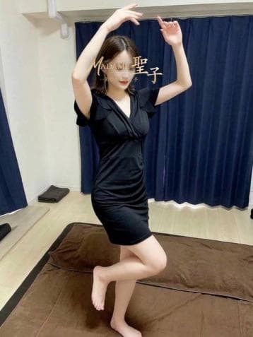 あやな