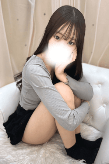 小春 ゆみ