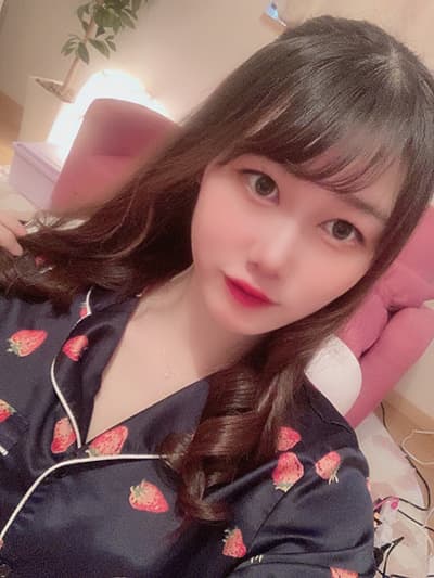 新美 みな