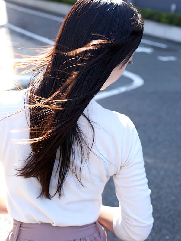 坂間 なゆ