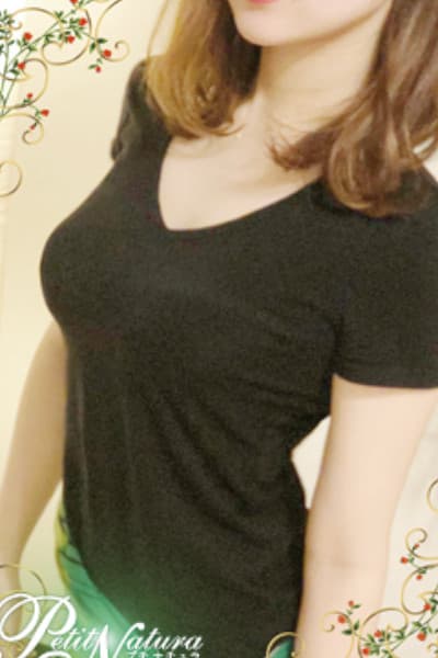 若槻 かのん