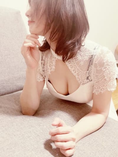 牧 アンナ